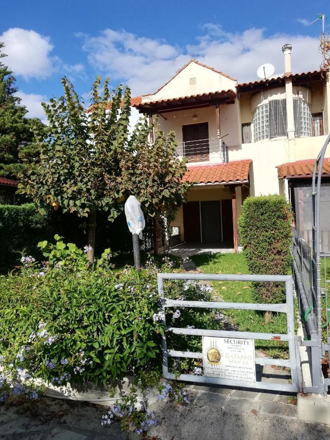 Private House Next To The Sea Pefkochori